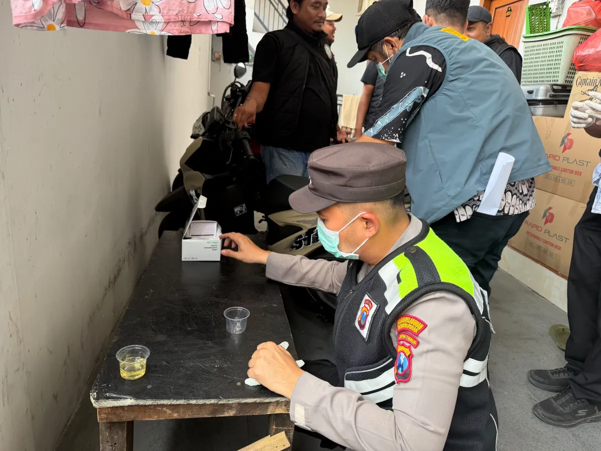 Tekan Peredaran Narkotika, Polres Pelabuhan Tanjung Perak Gelar KRYD, Sasar Rumah Kos