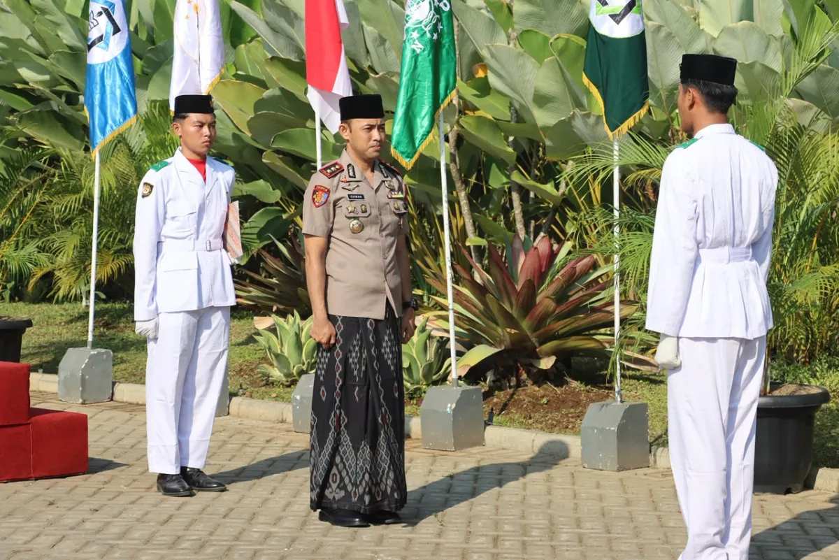 Hari Santri Nasional, Kapolres Pasuruan Ingatkan Pelajar Bahaya Narkoba hingga Perundungan
